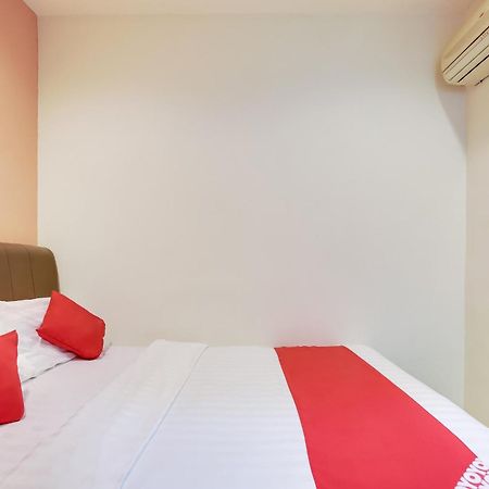 Oyo 90282 Hotel Taj Inn, Seksyen 7 Shah Alam Exterior photo